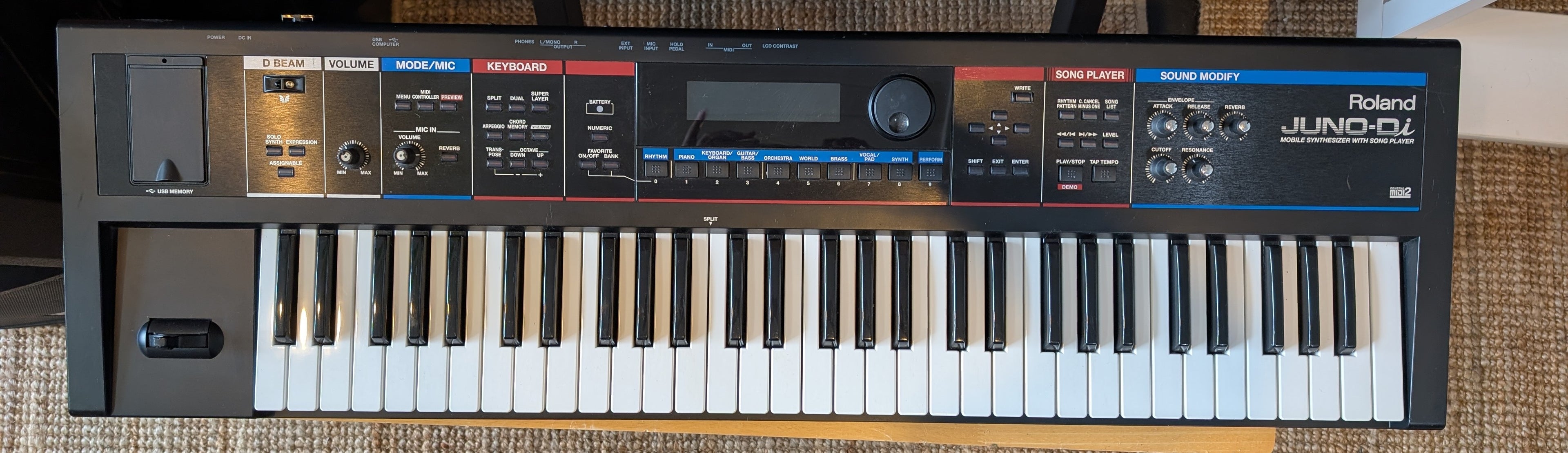 Roland Juno DI