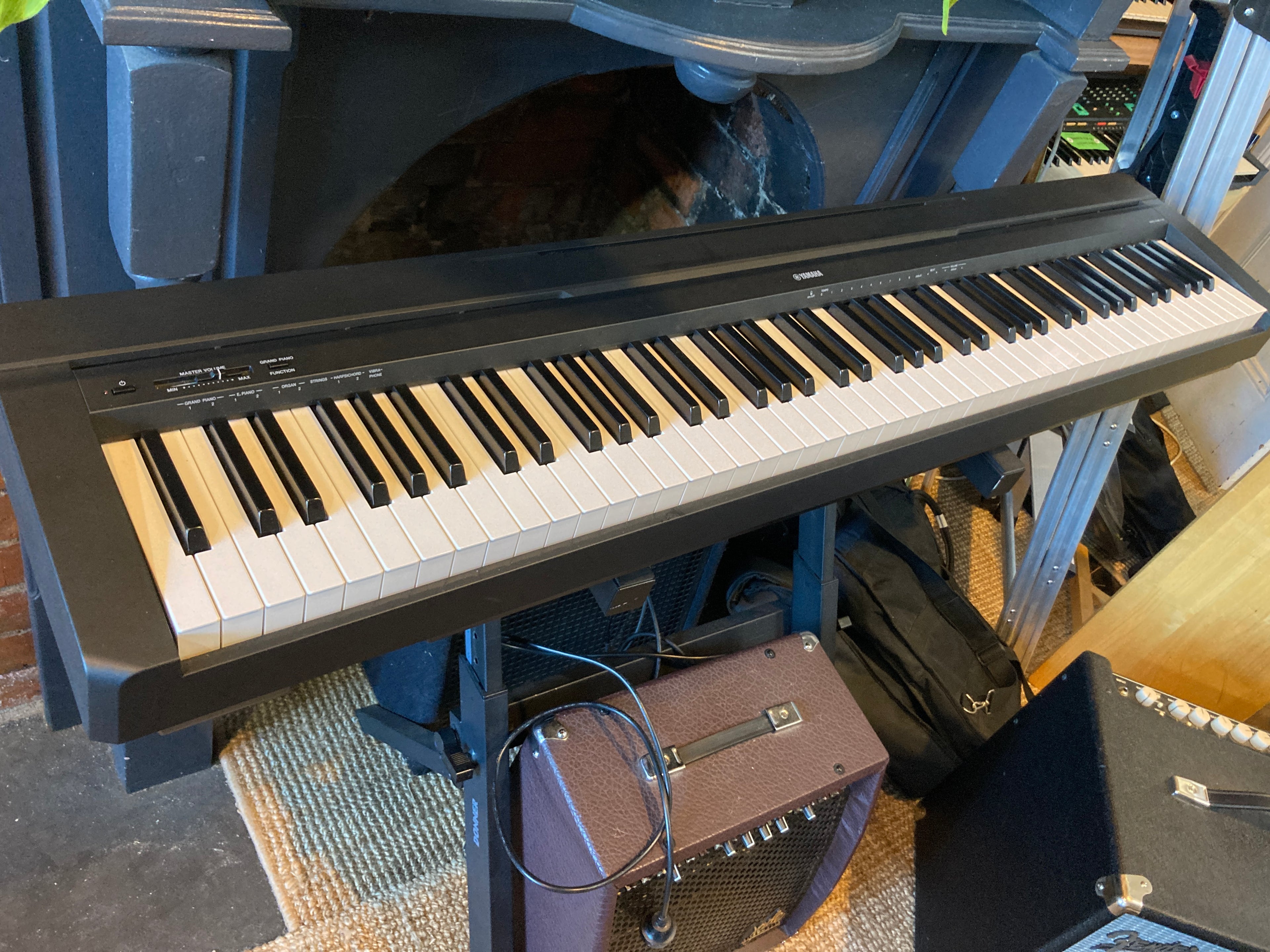 Yamaha - P-45