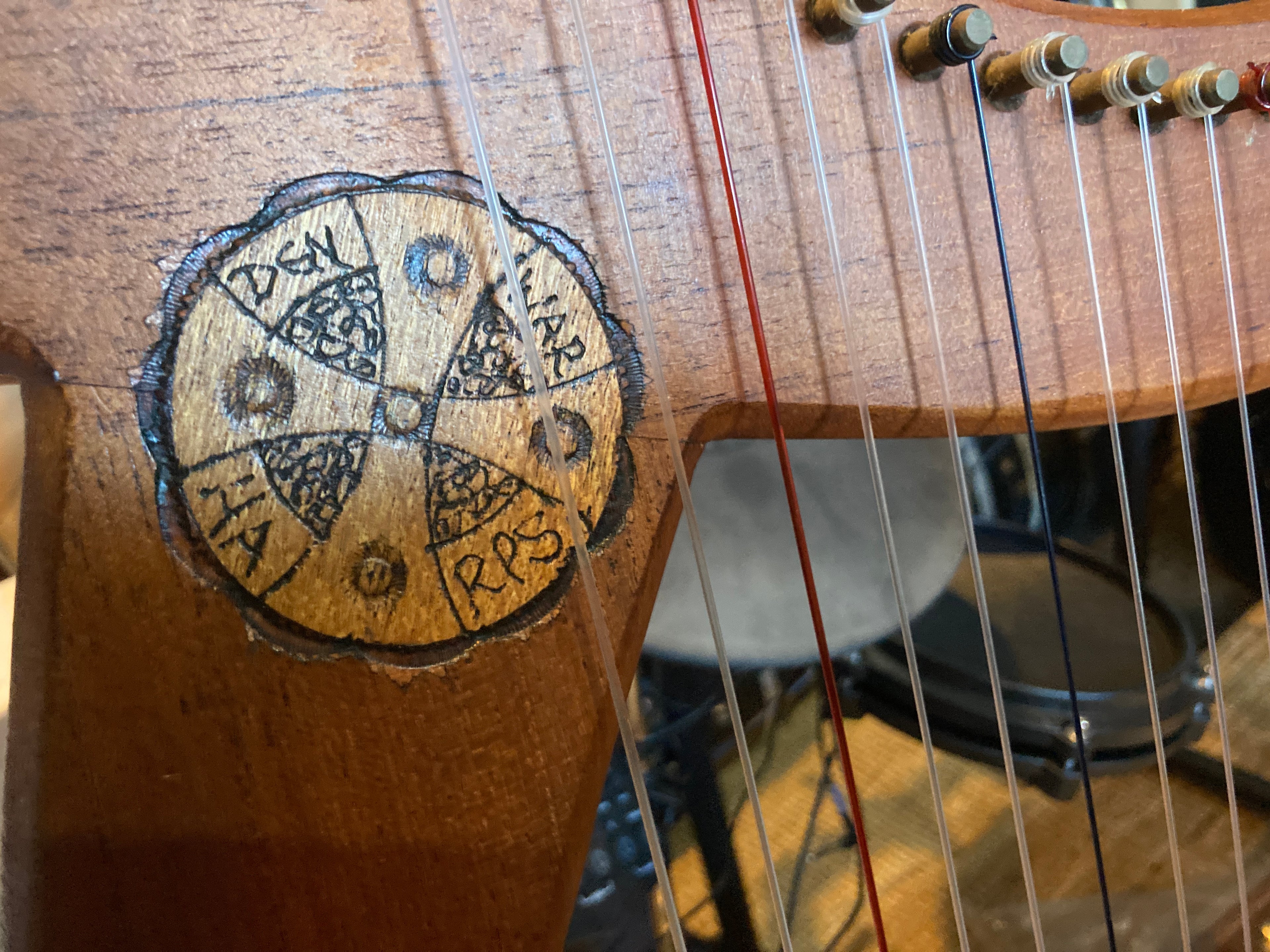 Denwar - Celtic harp 22 string