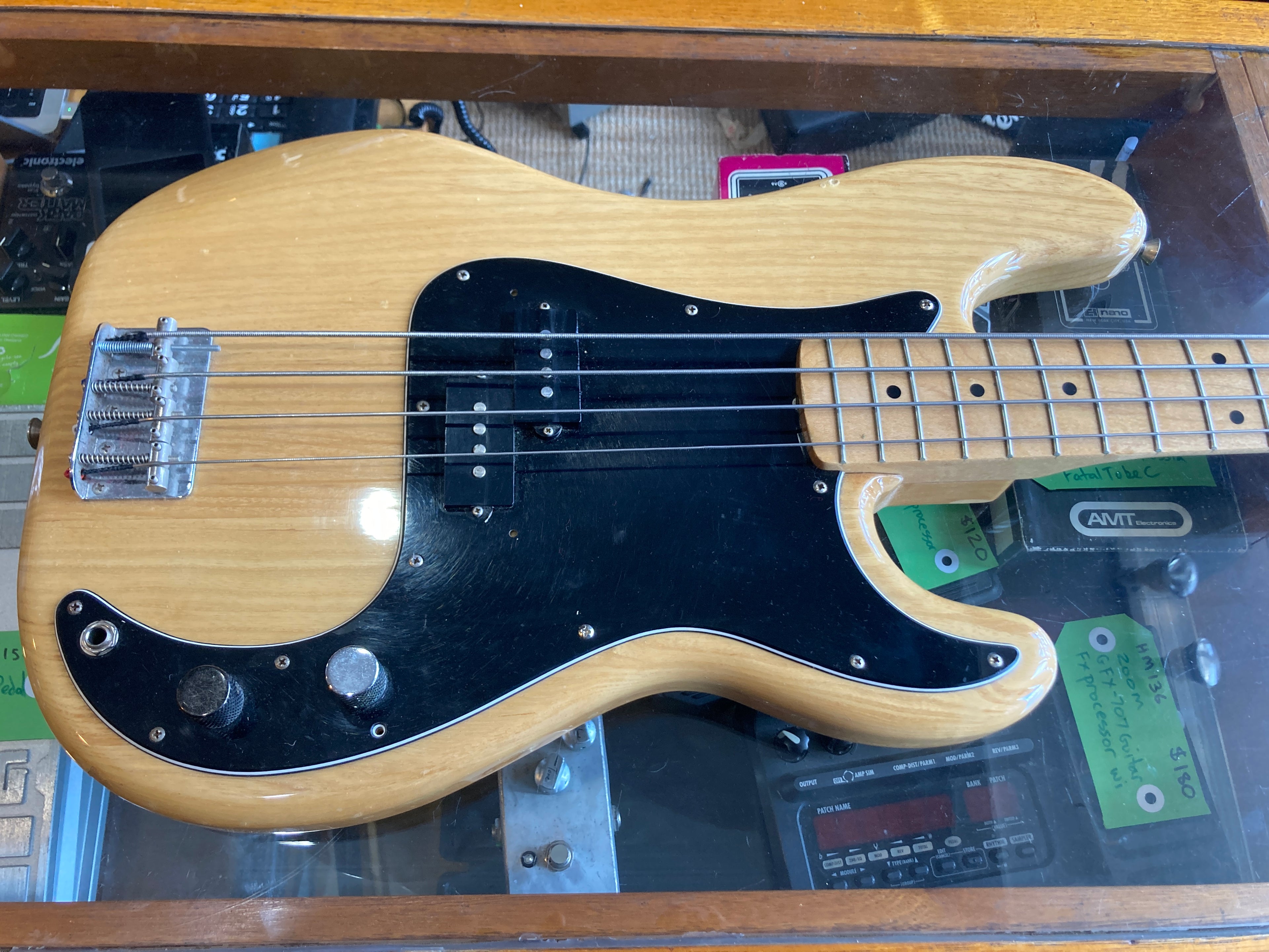 Fender - Precision Bass