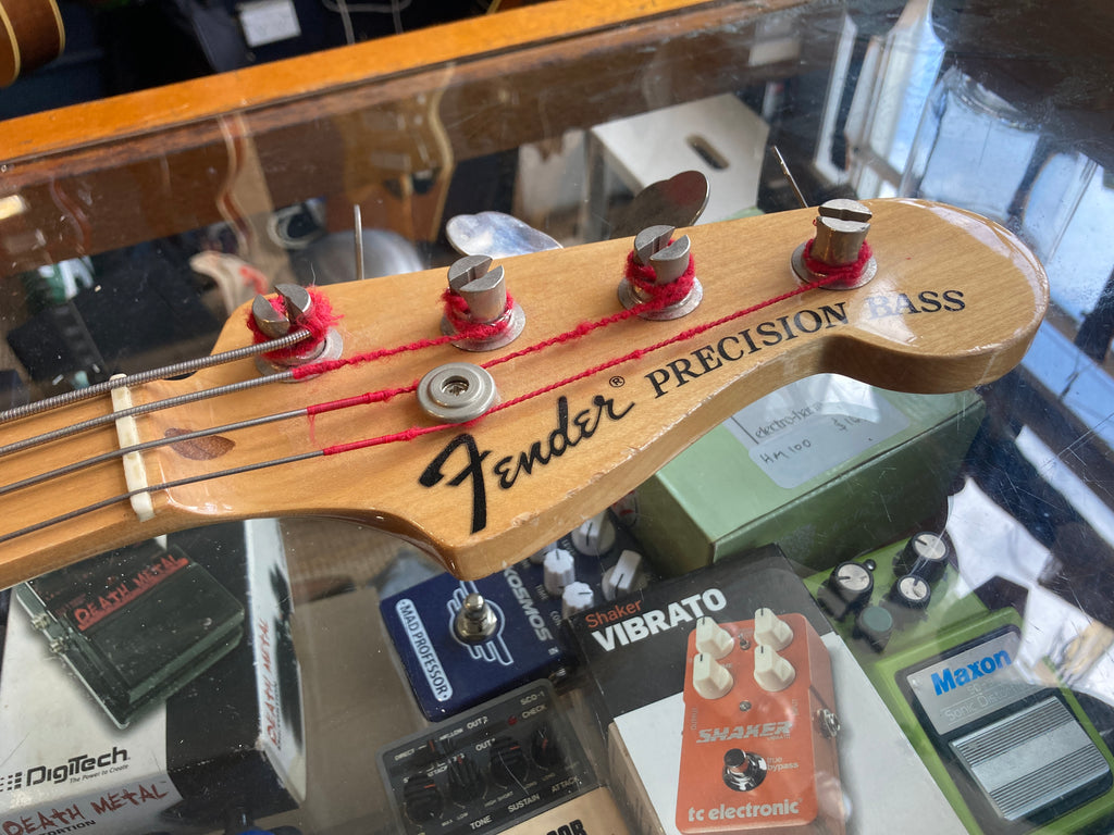 Fender - Precision Bass