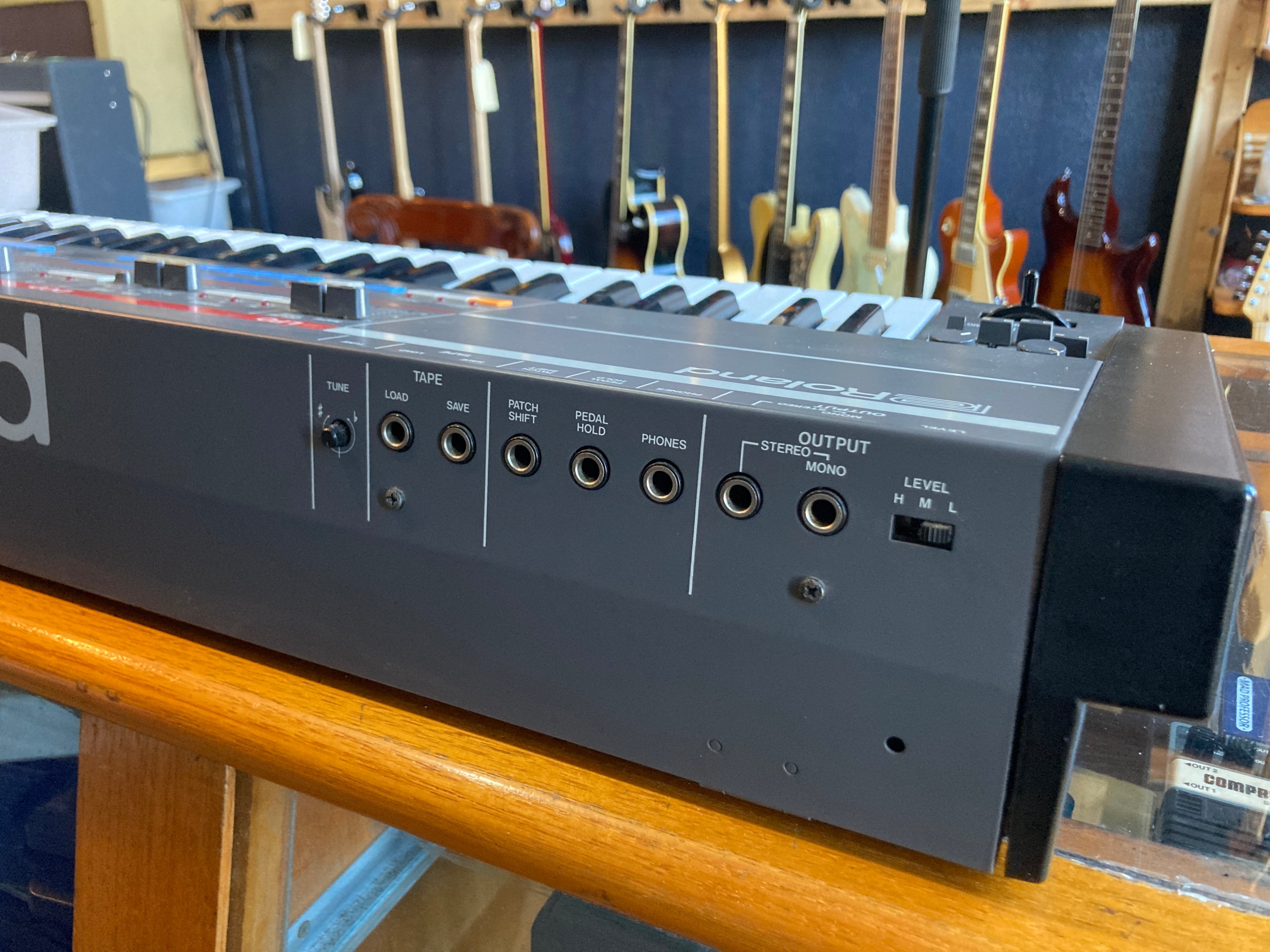 Roland - Juno 106