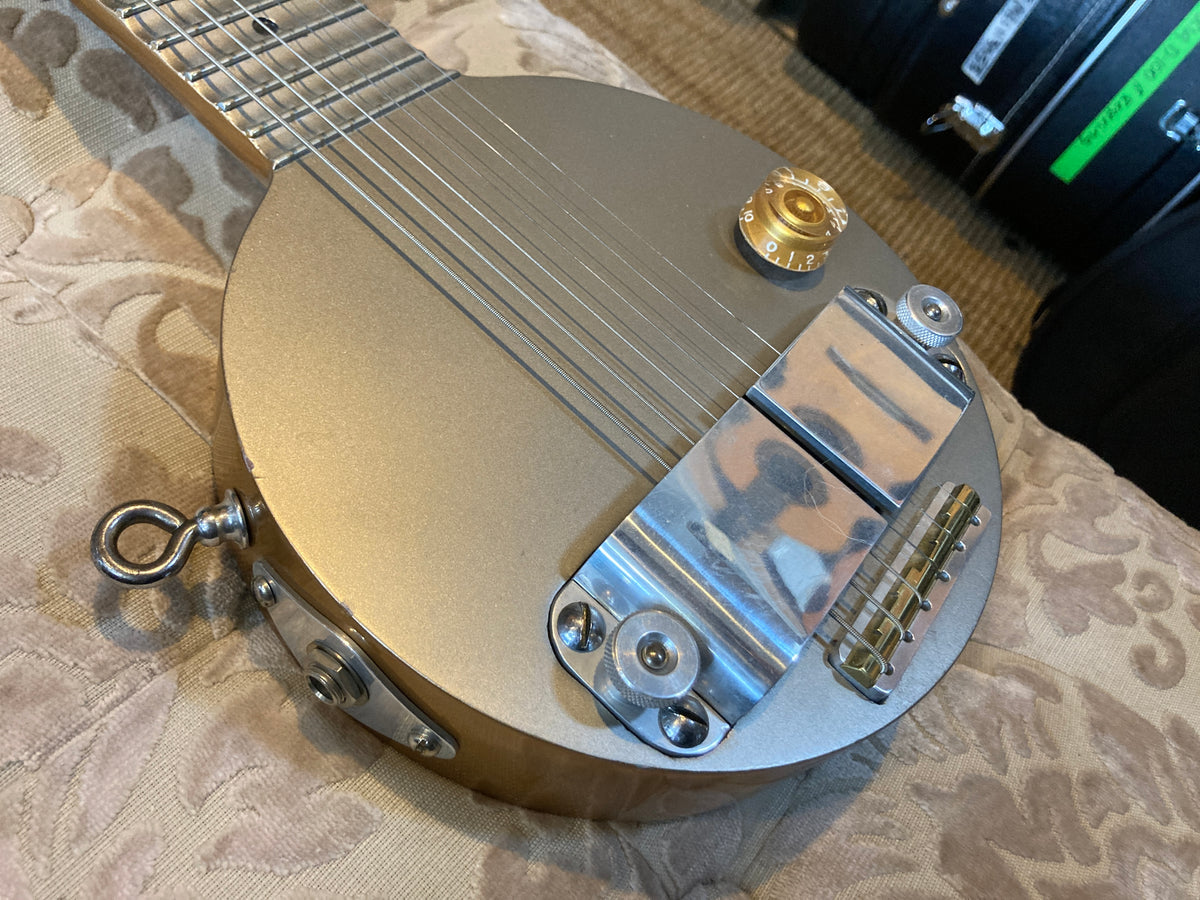David Malpas - Frypan guitar