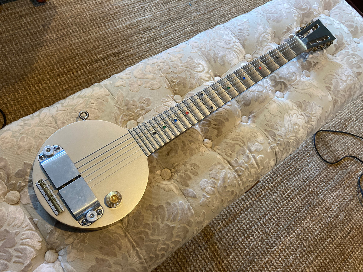 David Malpas - Frypan guitar