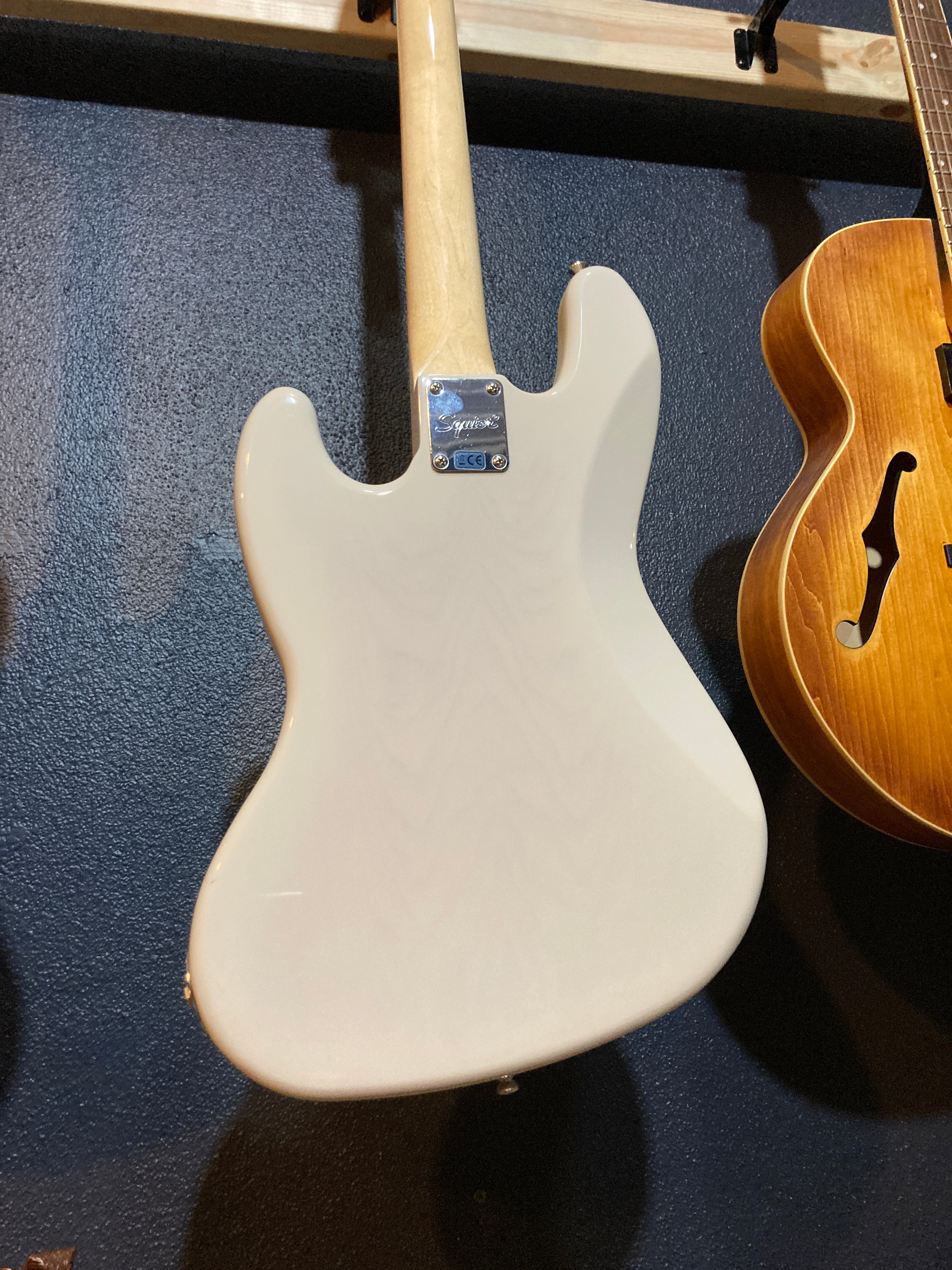 Squier - Paranormal Jazz Bass