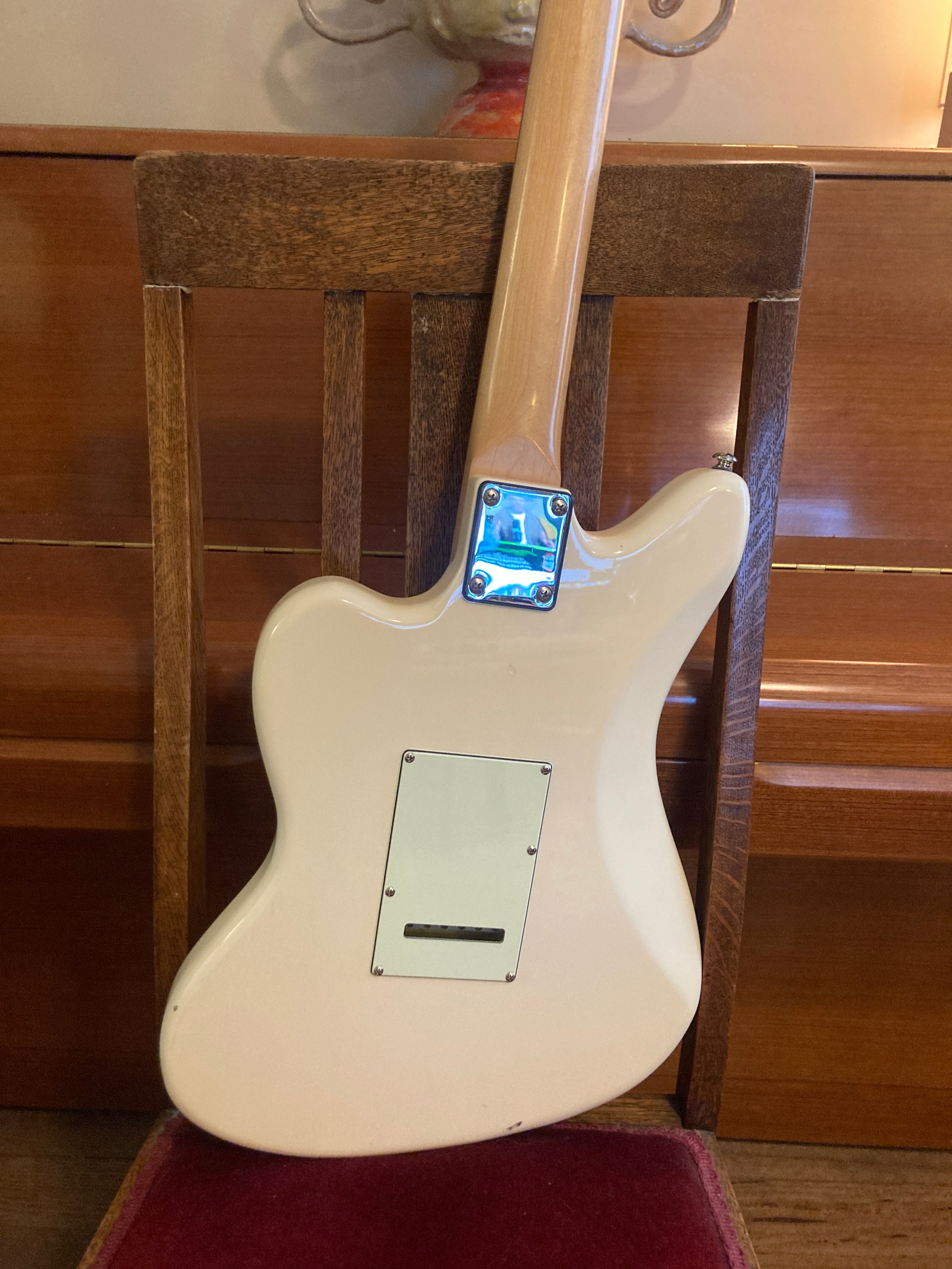 J & D Luthiers - offset electric
