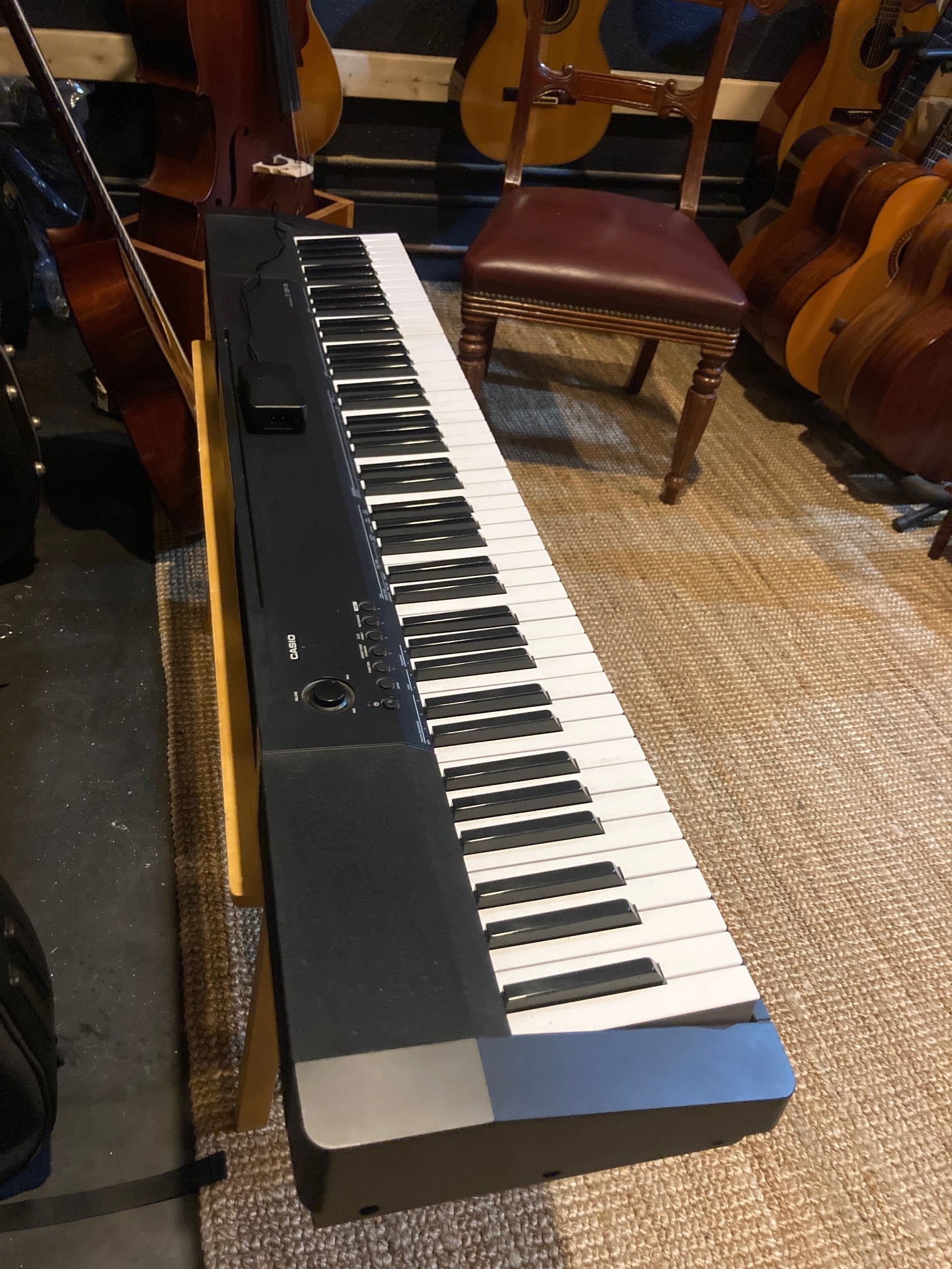 Casio - CDP 135