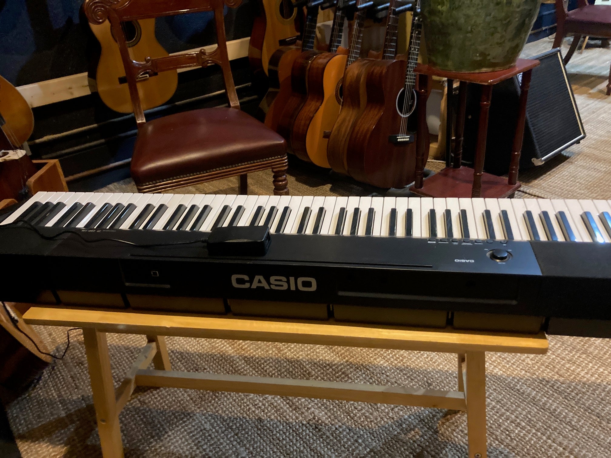 Casio - CDP 135