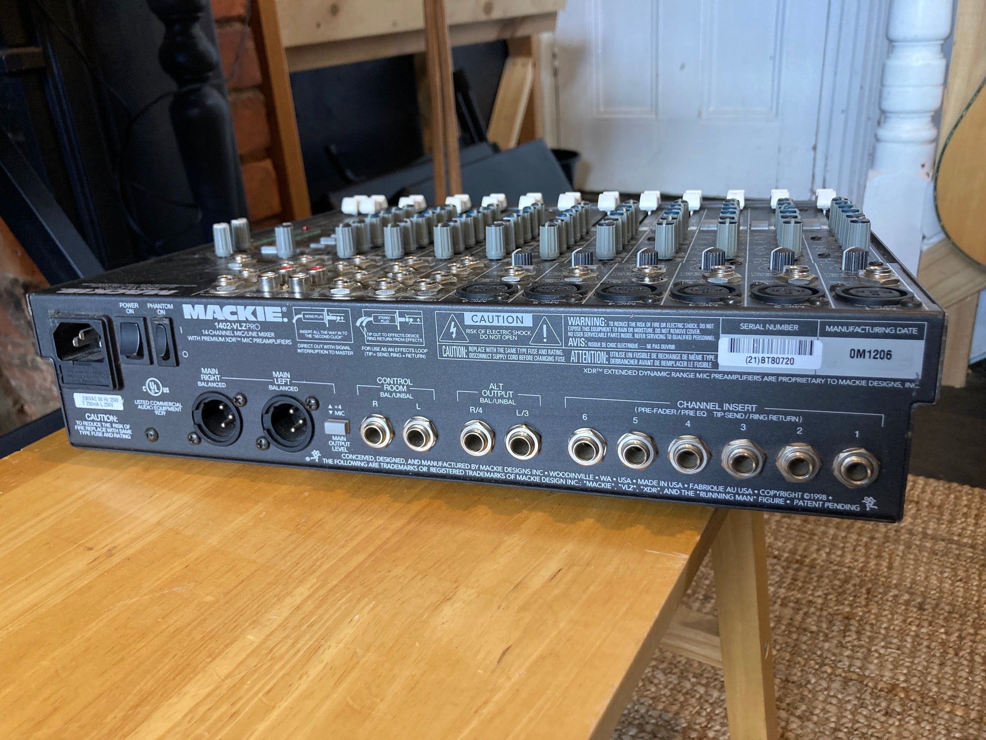 Mackie 1402 - VLZ PRO