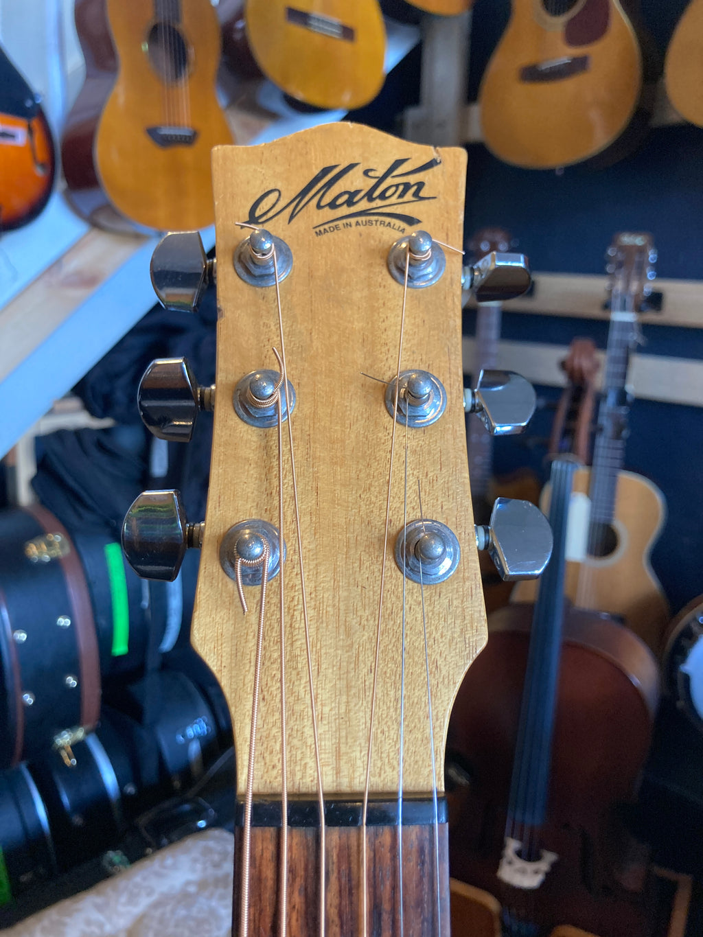 Maton - EM225C