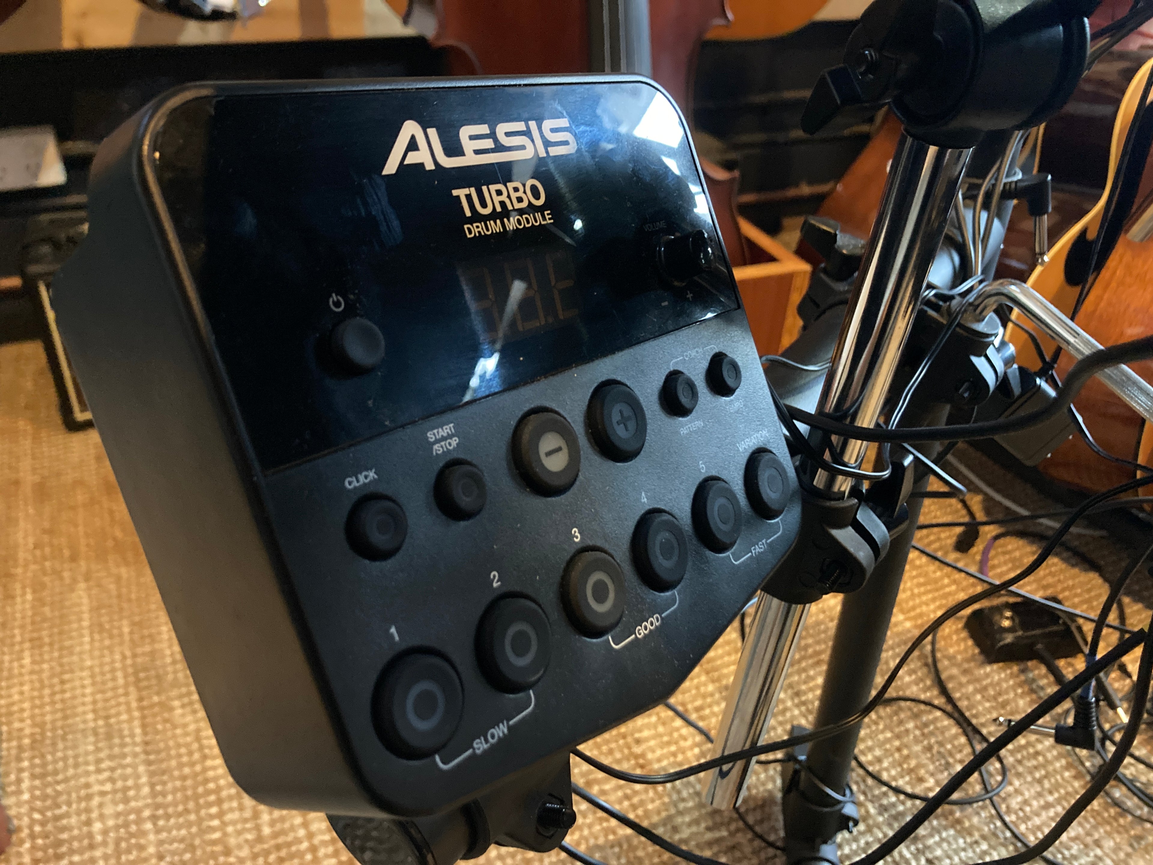 Alesis - Turbo